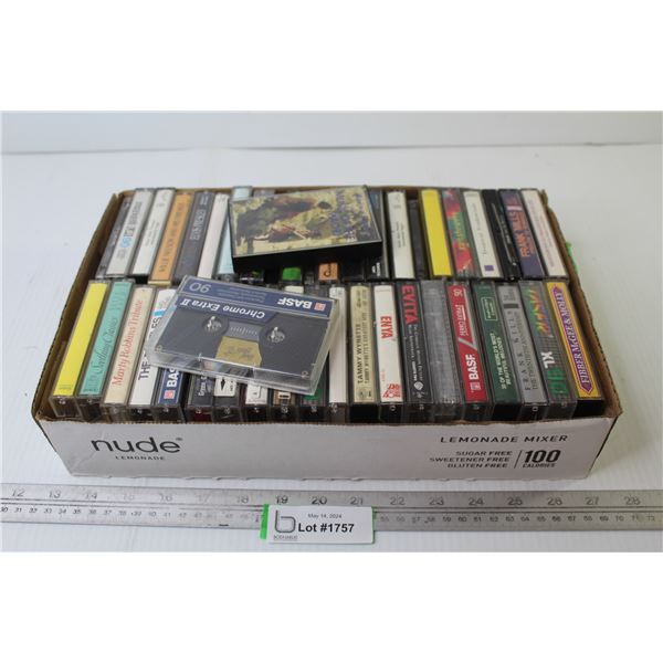 (40+) Cassettes - Frank Mills - Green Velvet - The Beatles - Willie Nelson - Liberace