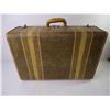 Image 3 : (1) Vintage Luggage-no key