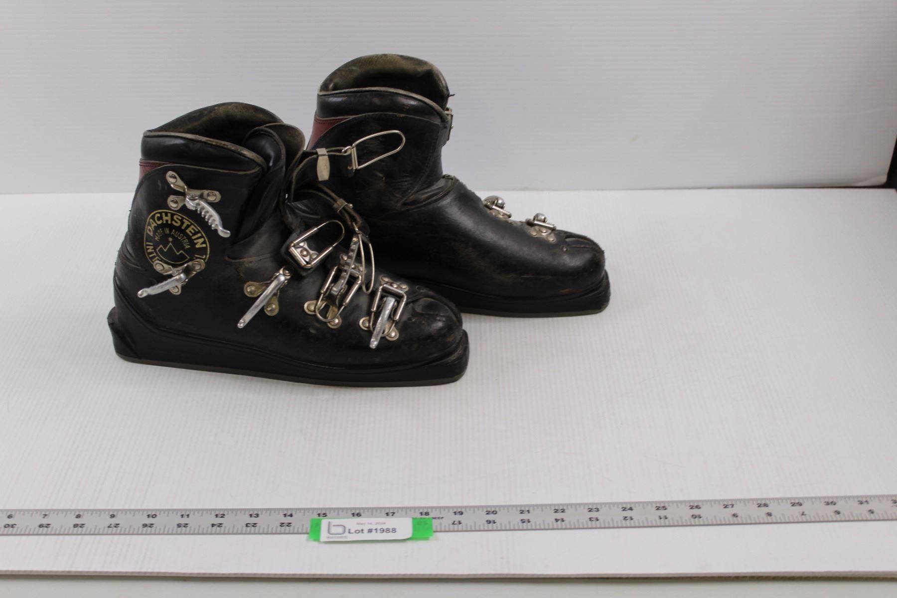 Vintage Dachstein V3 Ski Boots Red Sz Euro 45 US 10.5 - 11.5 Made In Austria Vintage Dachstein V3 Ski Boots Red Sz Euro 45 US 10.5 - 11.5 Made In Austria
