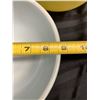 Image 8 : VINTAGE PYREX PRIMARY COLORS NESTED MIXING BOWL SET