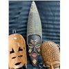 Image 8 : WOODEN MASK LOT