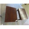 Image 3 : 2 End Tables with Drawer 21'' x 24'' x 18'' 