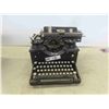 Image 1 : Vintage Royal Manual Typewriter