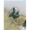 Image 5 : 2 Vintage Electric Fans : Silex Handy Breeze, Adio Tool