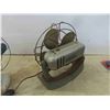 Image 6 : 2 Vintage Electric Fans : Silex Handy Breeze, Adio Tool