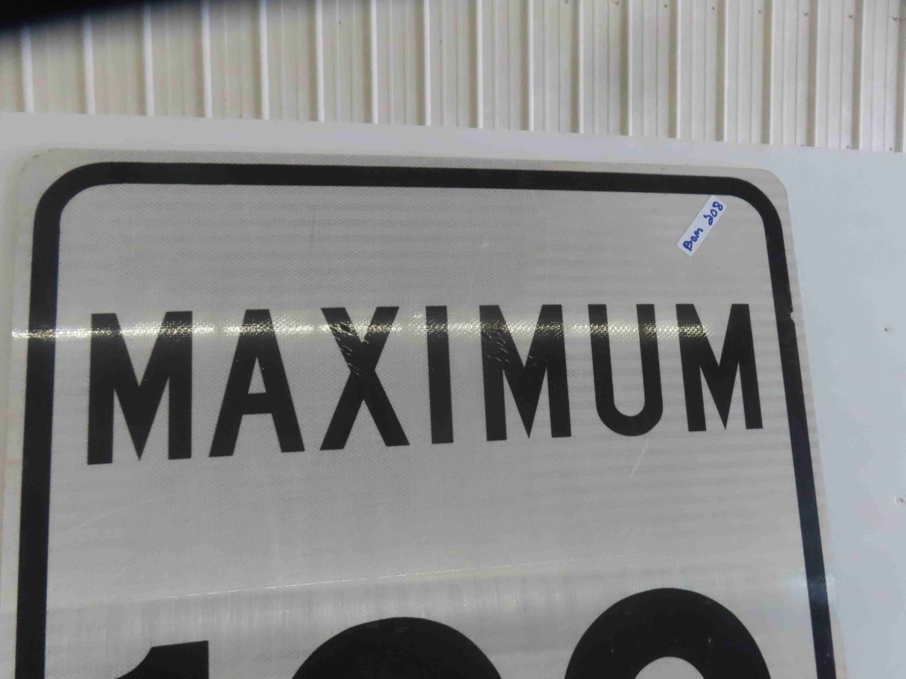 Max Vehicles Sign Max 100' Traffic Sign 36'' x 48'' - McSherry Auction Service Ltd.