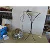 Image 1 : Swag Lamp Fountain Stand