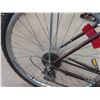 Image 8 : Venture Mountain Tour Variable Speed Pedal Bike 26'' 