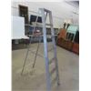 Image 1 : Aluminum Step Ladder 81'' 