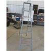 Image 2 : Aluminum Step Ladder 81'' 