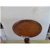 Image 2 : Modern Stand 28'' Tall x 18'' Across