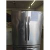 Image 3 : Frigidaire Stainless Side by Side Fridge 70'' x 33'' x 36'' 