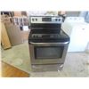 Image 1 : Frigidaire Stainless Convectional Stove