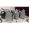 Image 2 : 7 Irons , 1 Travel Iron, Easy Stitch Machine, Plus