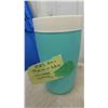 Image 2 : 1950s Bolero Therm-o-ware Insulated Mug , 33 Pieces Melmac Tableware, Plus