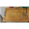 Image 3 : 2 Deluxe Woodenware Carving Boards, 2 Hamilton Beach Mixing Bowls, Salt and Pepper