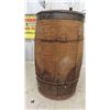 Image 4 : Galvanized Wash Tub, Wood Barrel 9 1/2'' x 17'' Tall