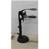 Image 3 : Pyrex Cake Pan , Stand Up Corkscrew Remover, 6 Pieces Fleurs De Minuit , Salt and 