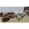 Image 1 : 4 Vintage Trapper Gloves, Soft Ball, 2 Pendants