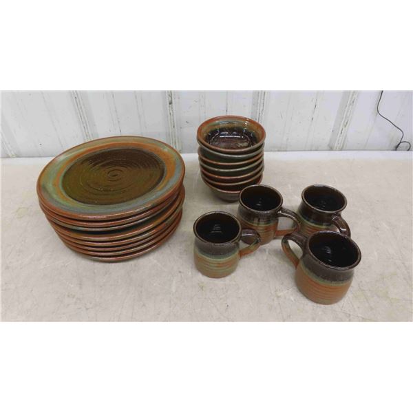 19 Pieces of Stoneware : Plates , Bowls , Mugs 