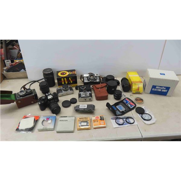 Vintage Cameras with Cases, Lens, Caps, Flashes and More : Flexaret,