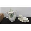 Image 1 : 5 Pieces Royal Albert Trillium China
