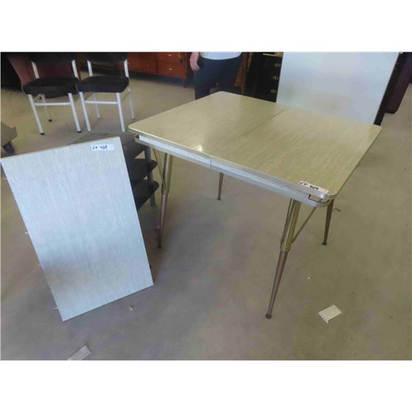 Retro Kitchen Table 29 1/2'' x 36'' x 30''