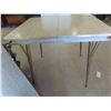 Image 2 : Retro Kitchen Table 29 1/2'' x 36'' x 30''