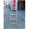 Image 2 : Aluminum Step Ladder 86'' 