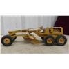 Image 2 : Cat Metal Grader 12 1/2'' x 4 1/4'' x 3 3/4'' Front Axle is Broken, See in Pictures