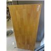 Image 2 : Table 32'' Tall x 54'' x 24'' 