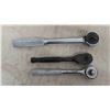 Image 10 : Wrenches Craftsman and Standard Gray, Ratchets 1/4'' + 3/8'' , Sockets: