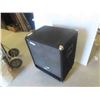 Image 3 : Amana 400 Watt Speaker 29'' x 23'' x 17 1/2'' 