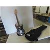 Image 1 : Electric Guitar with Fender Soft Case
