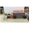 Image 1 : Friskars Yard Stool/Wagon, 3 Water Sprinklers 
