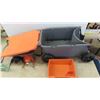 Image 2 : Friskars Yard Stool/Wagon, 3 Water Sprinklers 