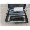 Image 2 : Eatons Viking Deluxe Manual Typewriter with Case 