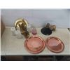 Image 1 : 2 Copper Plates 13 3/4'' & 12 1/4'' , 2 Brass Light Fixtures