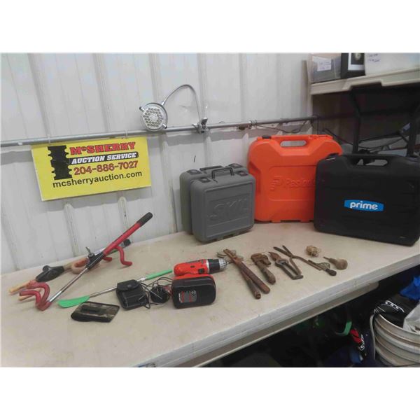 Black and Decker 18V Cordless 10mm Driver with Charger and Battery (Works), Steering