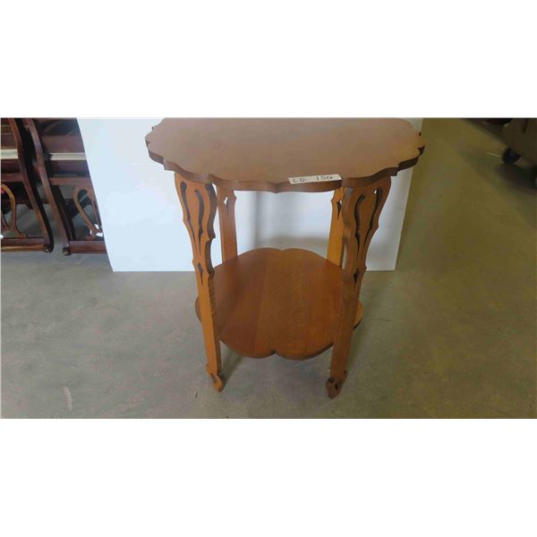 Oak Accent Table with Scalloped Edge 29'' Tall x 24'' Diameter