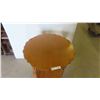 Image 2 : Oak Accent Table with Scalloped Edge 29'' Tall x 24'' Diameter