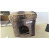 Image 1 : Cat House 16'' x 16'' x 16''