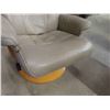 Image 5 : Leather/Leather Style Swivel Chair