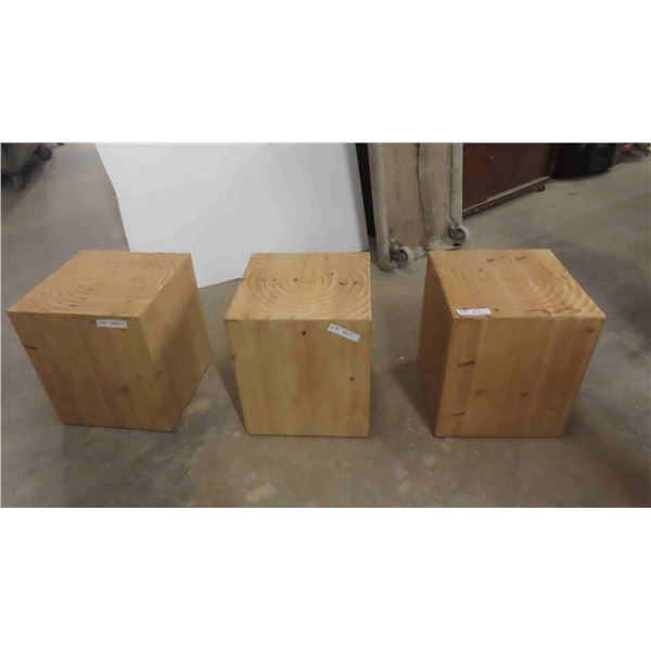 3 Stands 18'' x 15 1/2'' x 16'' 