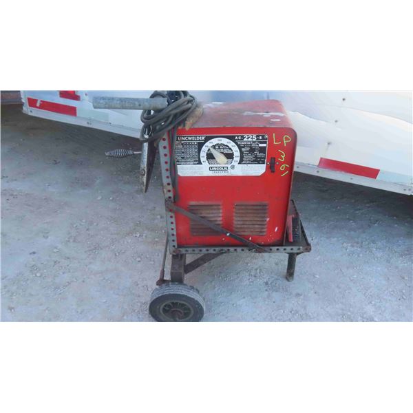 Lincoln 225 Welder with Cable 