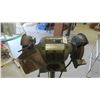 Image 2 : Delta 6'' Bench Grinder 1/4HP on Stand 