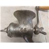 Image 4 : 4 Vintage Meat Grinders 