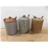 Image 2 : 3 Metal Gas Containers 2 Gallon 
