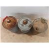 Image 4 : 3 Metal Gas Containers 2 Gallon 