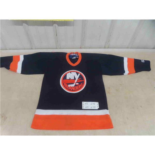 New York Islanders Jersey Boys Size Large/XL